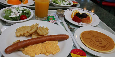 ディズニーキャラクターブレックファストの予約方法とコツ！一緒に朝食を食べよう！