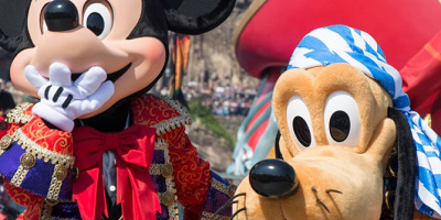 【2025】ディズニー秋の持ち物リスト！9月＆10月の必需品・仮装にあると便利なもの・シチュエーション別
