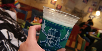 ディズニーのお酒を楽しむ方法！お酒＆おつまみの種類まとめ！おすすめスポットも！