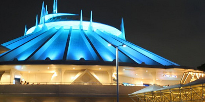 【スペース・マウンテンは怖い？】落下ポイント＆怖くない方法＆対策を徹底解説！コースと流れも！