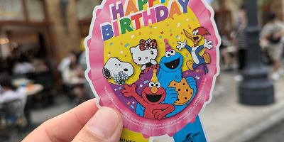 【USJ】ユニバの無料でもらえるシール情報！限定シールや配布場所、シールのもらい方は！？