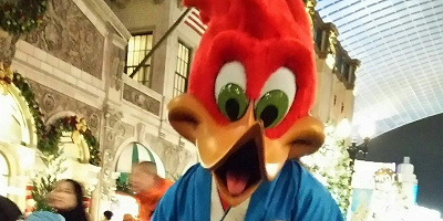 【USJ】ウッディ・ウッドペッカーとは？プロフィール、会える場所、グッズやガールフレンドもご紹介
