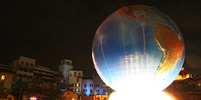 ディズニーシーのカップル写真ポーズ37選！フォトジェニックな小物使いや演出まとめ