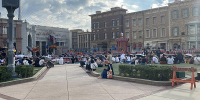 【USJ】休憩スポットをエリア別に紹介！穴場のベンチ、有料／無料、混み具合、屋根あり／なしを紹介