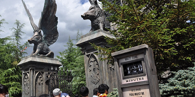 【USJ】ハリーポッターエリアとイノシシの関係は？ホグワーツ創設とのつながりをひも解く！