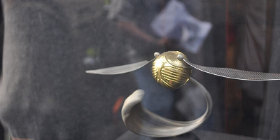 【ハリポタ用語】クィディッチとは？登場する映画＆アトラクションのシーン、ルール、グッズを解説