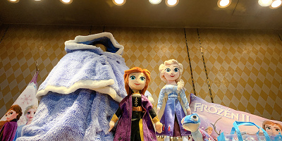 【ディズニー】『アナと雪の女王』グッズ全22種まとめ！アナやエルサがモチーフのアナ雪のお土産！