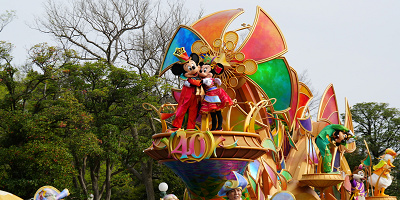 【攻略】ディズニーランドのパレード鑑賞場所＆ルートを徹底解説！おすすめスポットは？