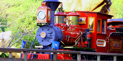 【ウエスタンリバー鉄道の楽しみ方】車窓や列車のデザインまとめ！アトラクション内容＆待ち時間も！