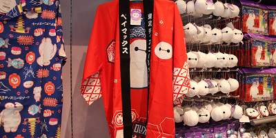 【新発売】ベイマックスのハッピーライドグッズ63選！新アトラクションのお土産に猫のモチも登場！