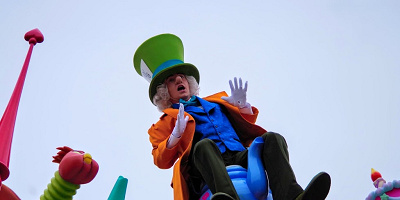 【マッドハッター】「ふしぎの国のアリス」のいかれ帽子屋を解説！プロフィール＆トリビア・グッズなど！