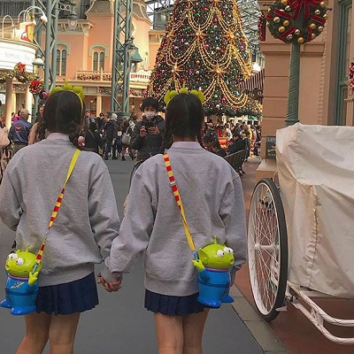 エイリアンの双子コーデ キャステル Castel ディズニー情報