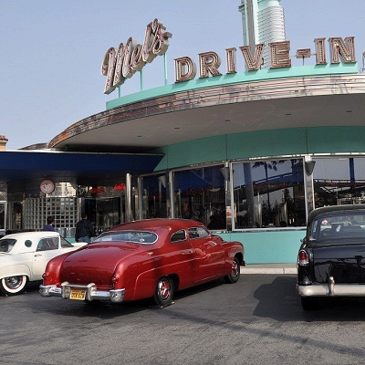 メルズ・ドライブイン外観