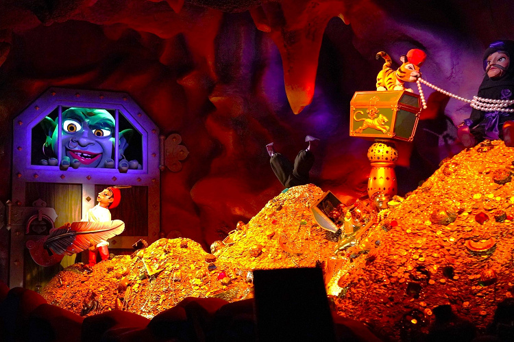 体験談 妊婦も安全にディズニーを満喫 妊婦ngのアトラクション 座って待てる