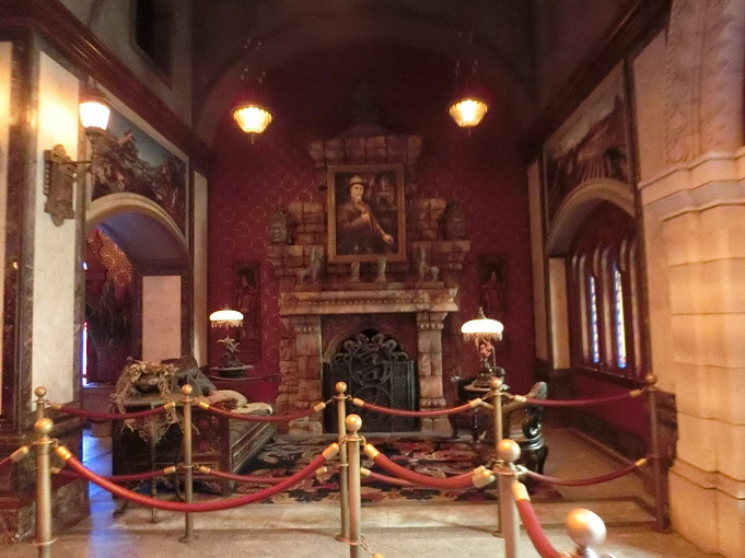 タワーオブテラーの隠れトリビア10選 ミステリーホテルをオブジェや裏話で紐解こう