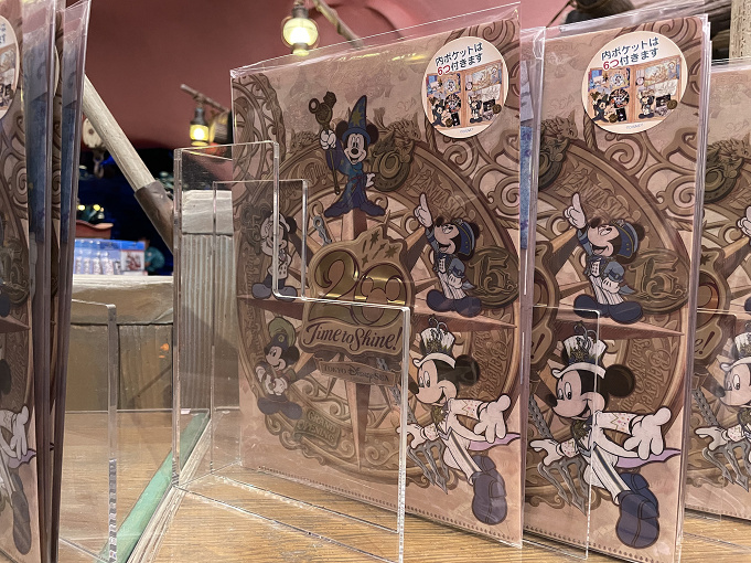 11 1発売 ディズニーシー周年グッズ14選 年間の思い出がデザインされたお土産まとめ