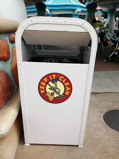 クイズ ディズニーランドのゴミ箱 トラッシュカン 編 どこにあるでしょう
