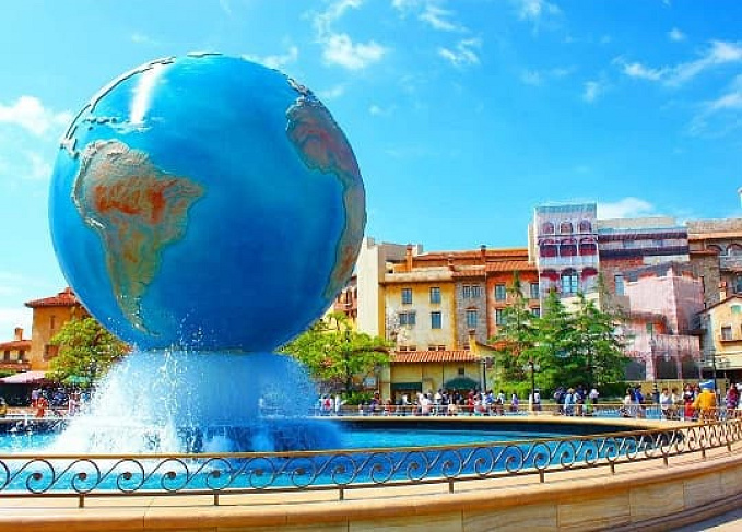 ディズニー パークの噴水がフィギュアになった 新発売の ミニチュアフィギュアコレクション を大解剖