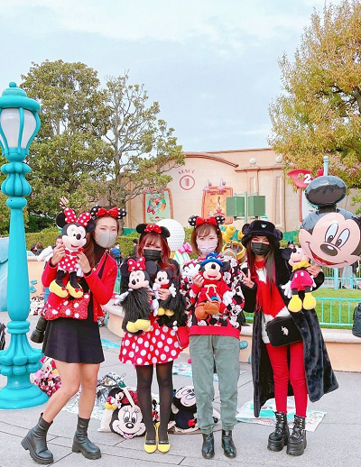 ディズニーに行くときのおすすめの服装は 季節 シーン別のポイントを紹介