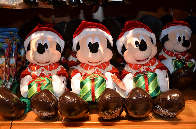 11 1発売 ディズニークリスマス17お土産グッズ Tdl クリスマスファンタジーグッズ はミッキーサンタが目印