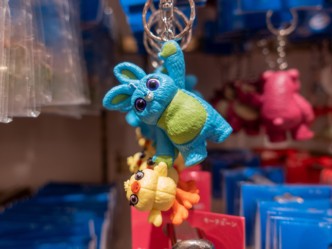 トイストーリーグッズ ディズニーランド ディズニーシーで買えるお土産まとめ