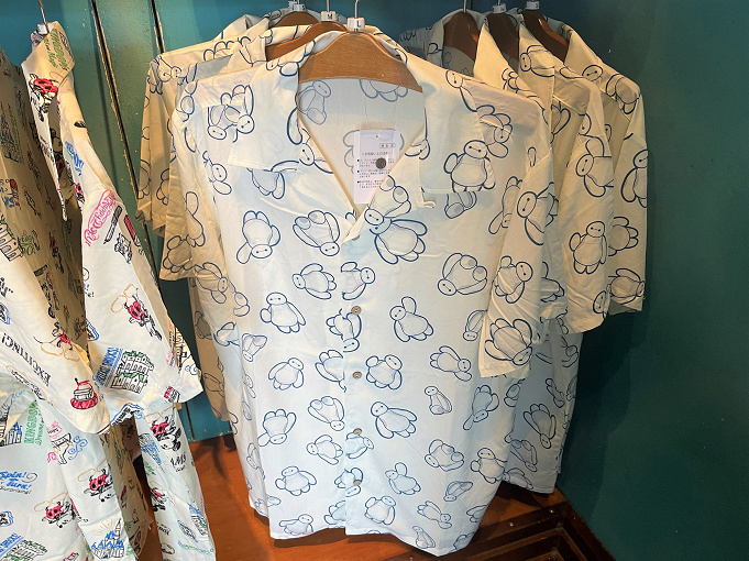 最新 ディズニーランド シーで買えるアロハシャツまとめ 夏のパークコーデにおすすめ