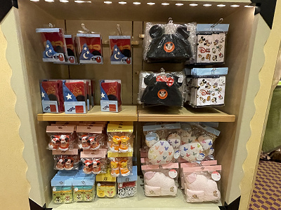22 ボン ヴォヤージュの営業時間 ディズニーグッズまとめ 舞浜駅すぐのショップでお土産を 22 ボン ヴォヤージュの営業時間 ディズニーグッズまとめ 舞浜駅すぐのショップでお土産を
