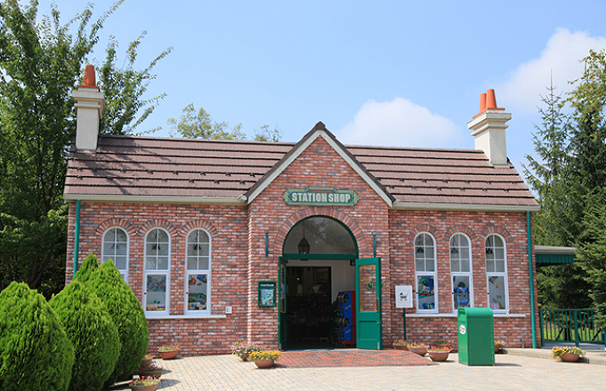 富士急 トーマスランド完全ガイド アトラクション レストラン ショップ 入園料 チケット情報も