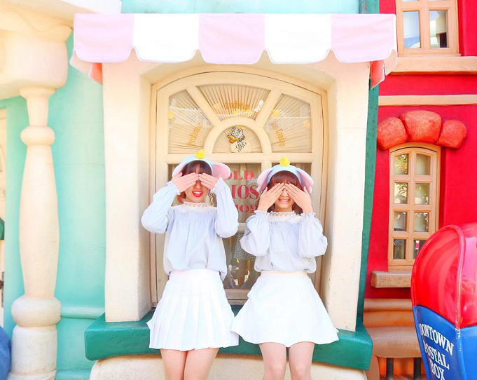 22 ディズニーヘアバンドの付け方 コーディネートまとめ キャラクター別ヘアアレンジ方法も 22 ディズニーヘアバンドの付け方 コーディネートまとめ キャラクター別ヘアアレンジ方法も
