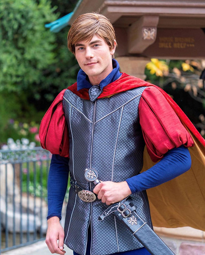 フィリップ王子 眠れる森の美女のハンサムで勇敢なディズニープリンス プロフィール トリビア グッズなど フィリップ王子 眠れる森の美女のハンサムで勇敢なディズニープリンス プロフィール トリビア グッズなど