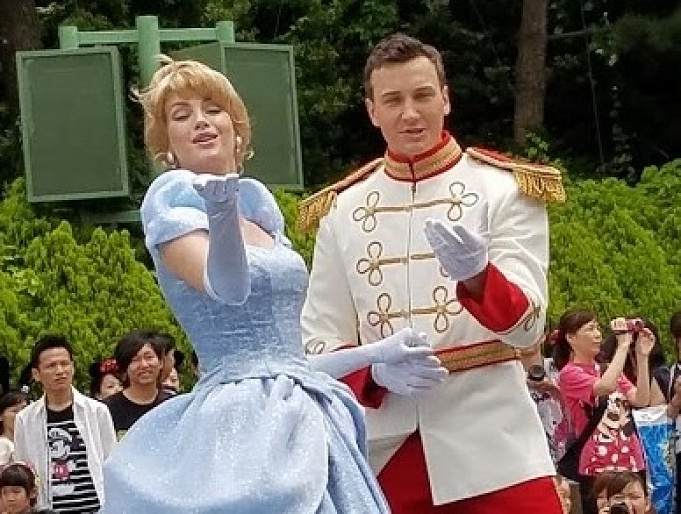 ディズニークイズ シンデレラ編問 映画 原作やディズニーリゾートから超難関問題を出題