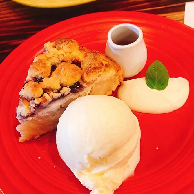 GRANNY SMITH APPLE PIE ＆ COFFEE