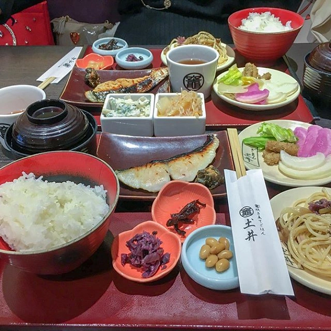 竈炊き立てごはん土井