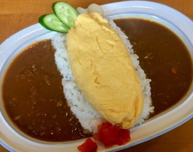 喫茶メルツバウ　ミギカレー