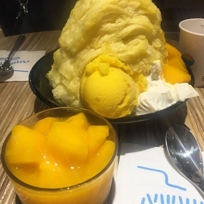 フレッシュマンゴーかき氷
