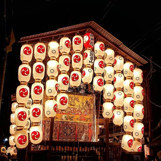 夜の山鉾