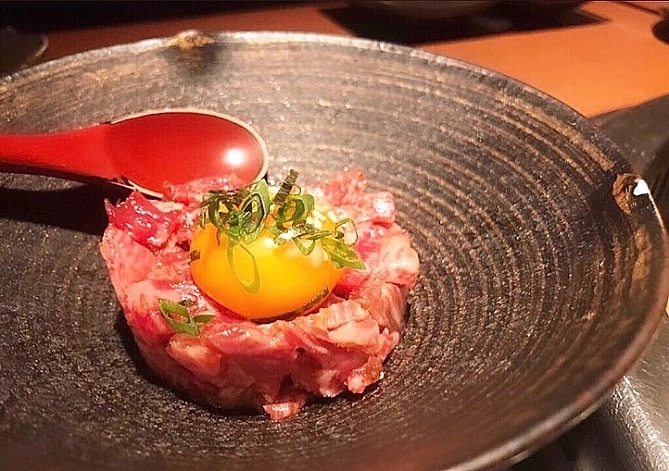 生粋のユッケ