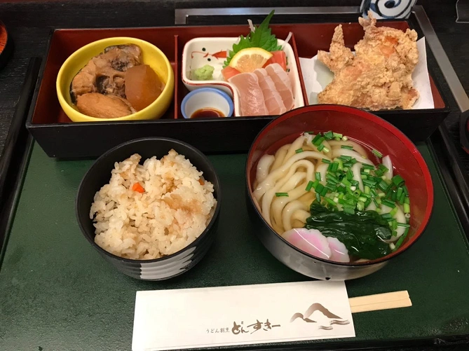 うどん割烹　どんすきランチ