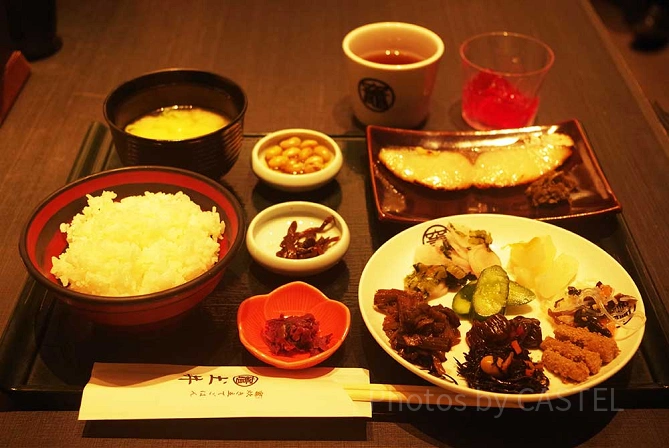 さわらの西京漬膳（1,728円）
