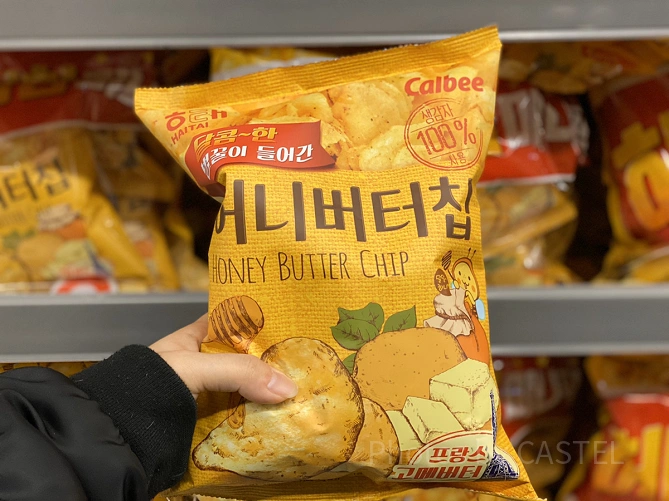韓国マートのスナック菓子コーナー