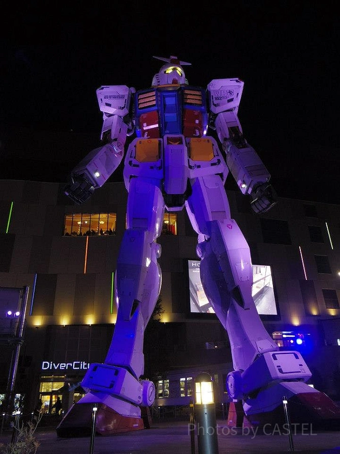 ダイバーシティ東京プラザの等身大ガンダム