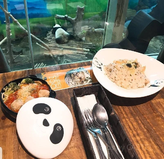 女の子に大人気なパンダカフェ