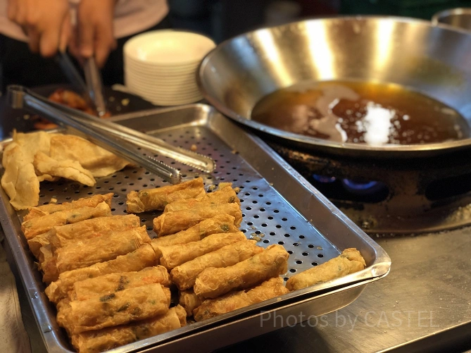 食べ物はオイリーなものが多い