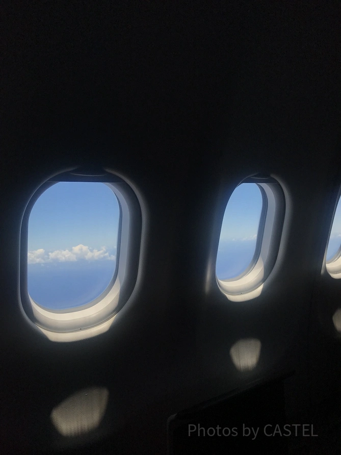 飛行機の窓