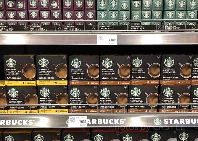 マートのスタバカプセルコーナー