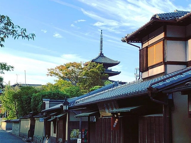 【京都】八坂神社は縁結びのパワースポット！恋みくじ、美容水、お守り、見どころまとめ！