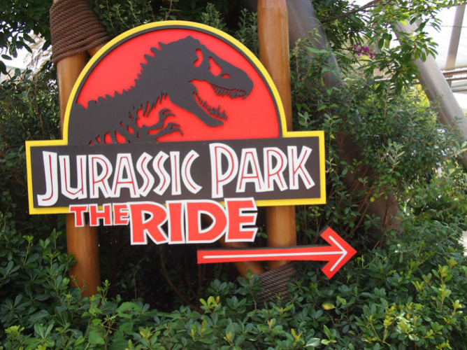 Usj ジュラシックパークザライド攻略法 怖い 濡れる 待ち時間やお