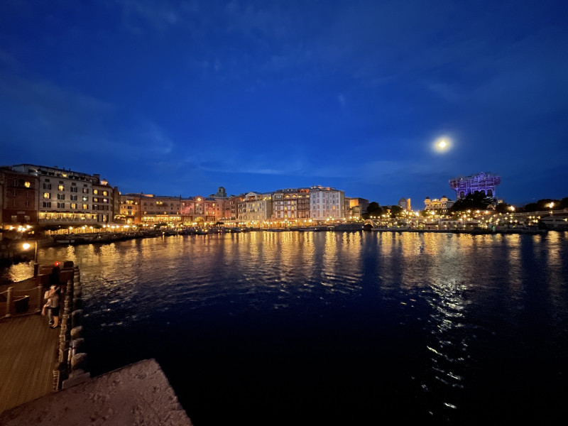 ディズニーシー：ミラコスタ（夜）