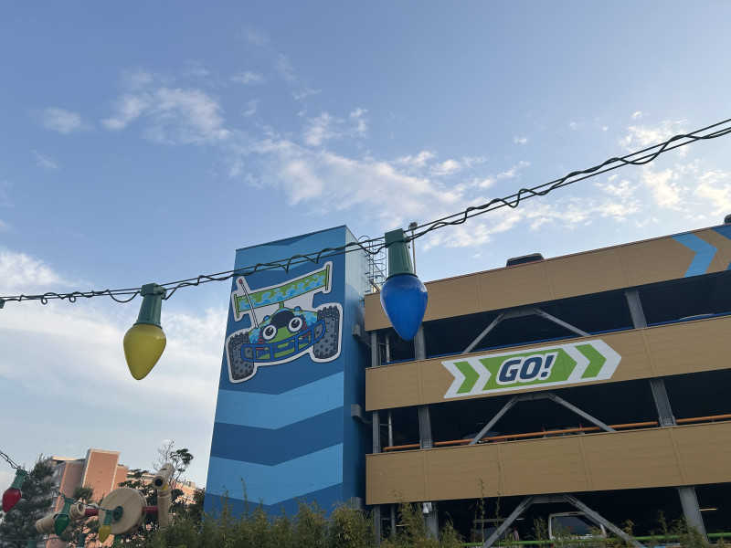 トイストーリーホテル駐車場