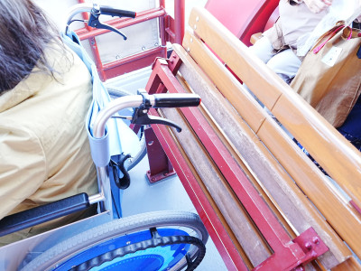 トランジットスチーマーラインに車椅子のまま乗車可能